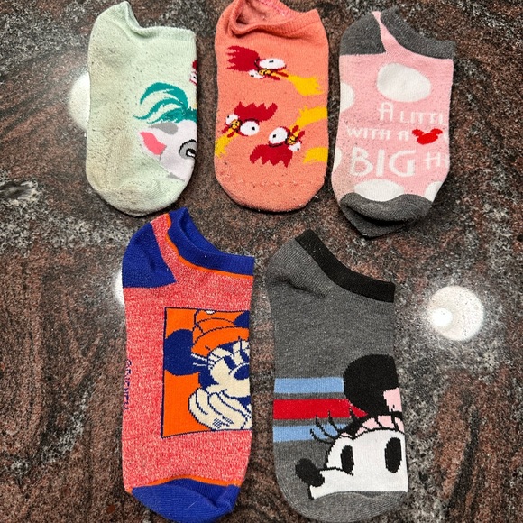 Set of 5 women’s Disney non-matching socks - Picture 1 of 6